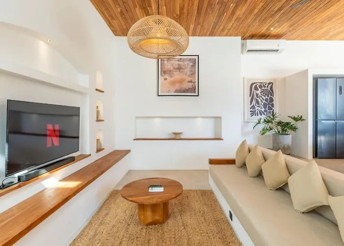 Surfer Rosa - By Yolla Hospitality Villa Uluwatu (Bali)